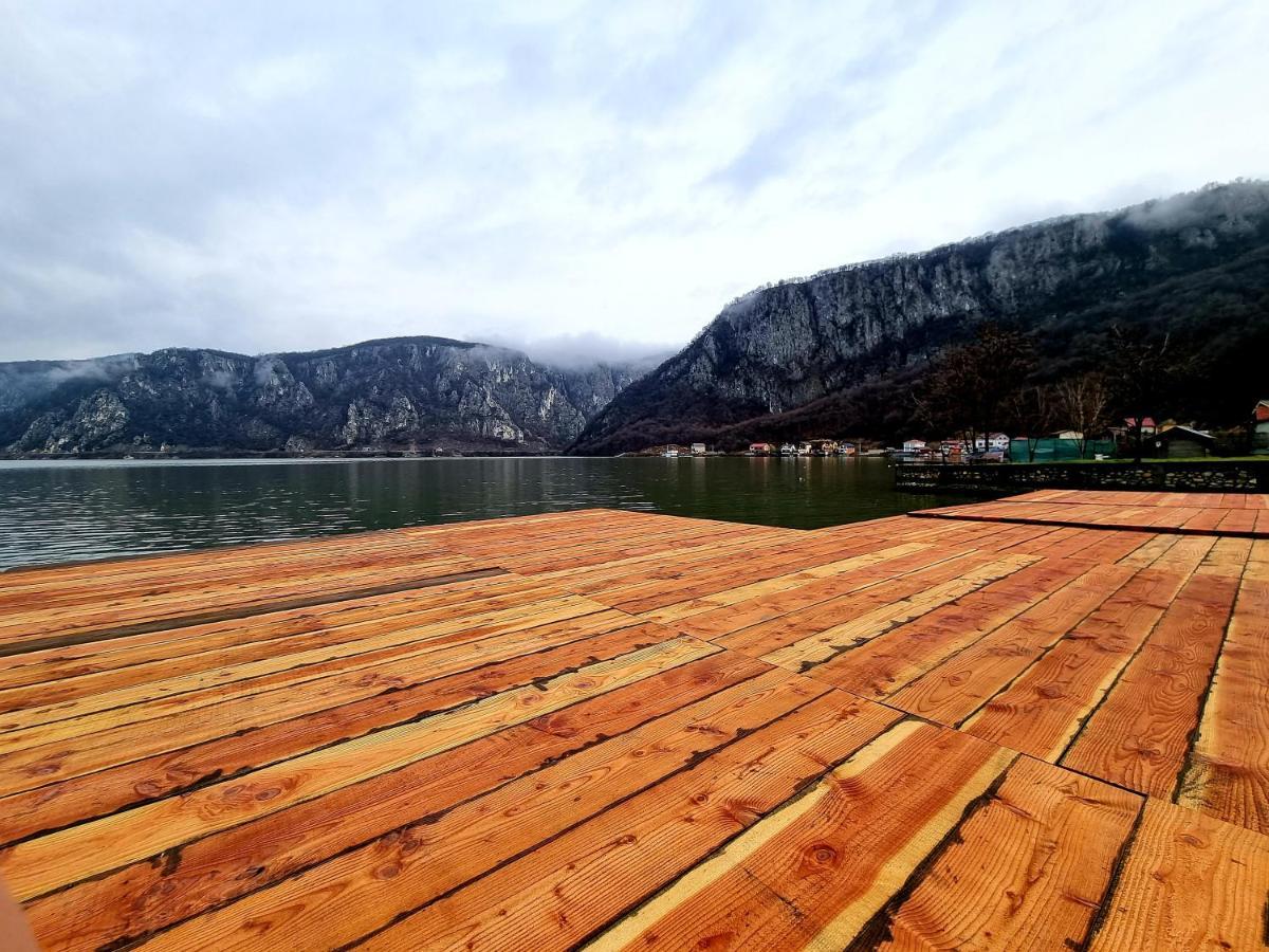 Escape Hotel Dubova Bagian luar foto