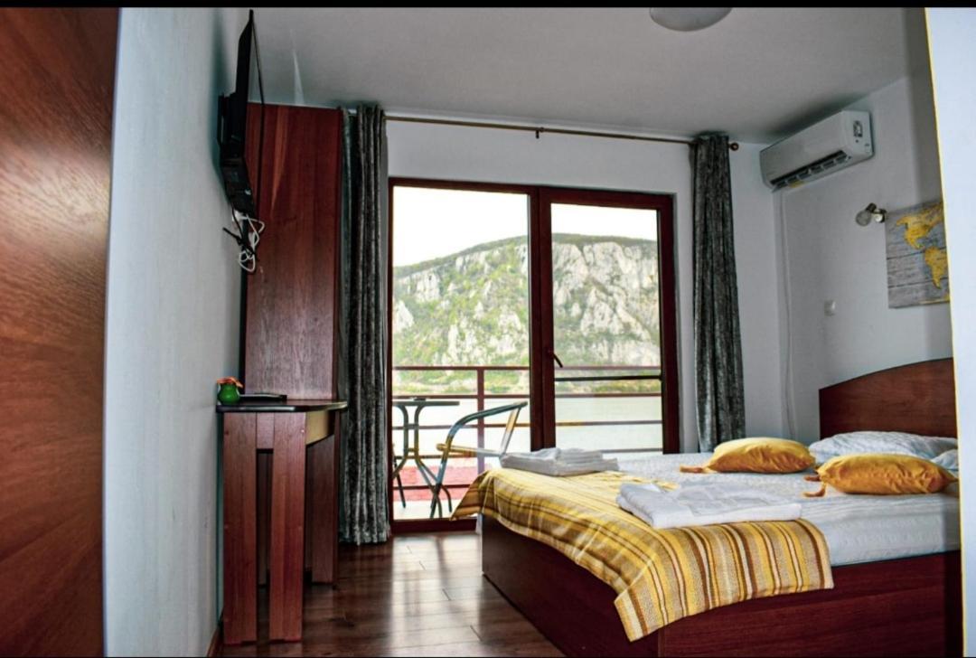 Escape Hotel Dubova Bagian luar foto