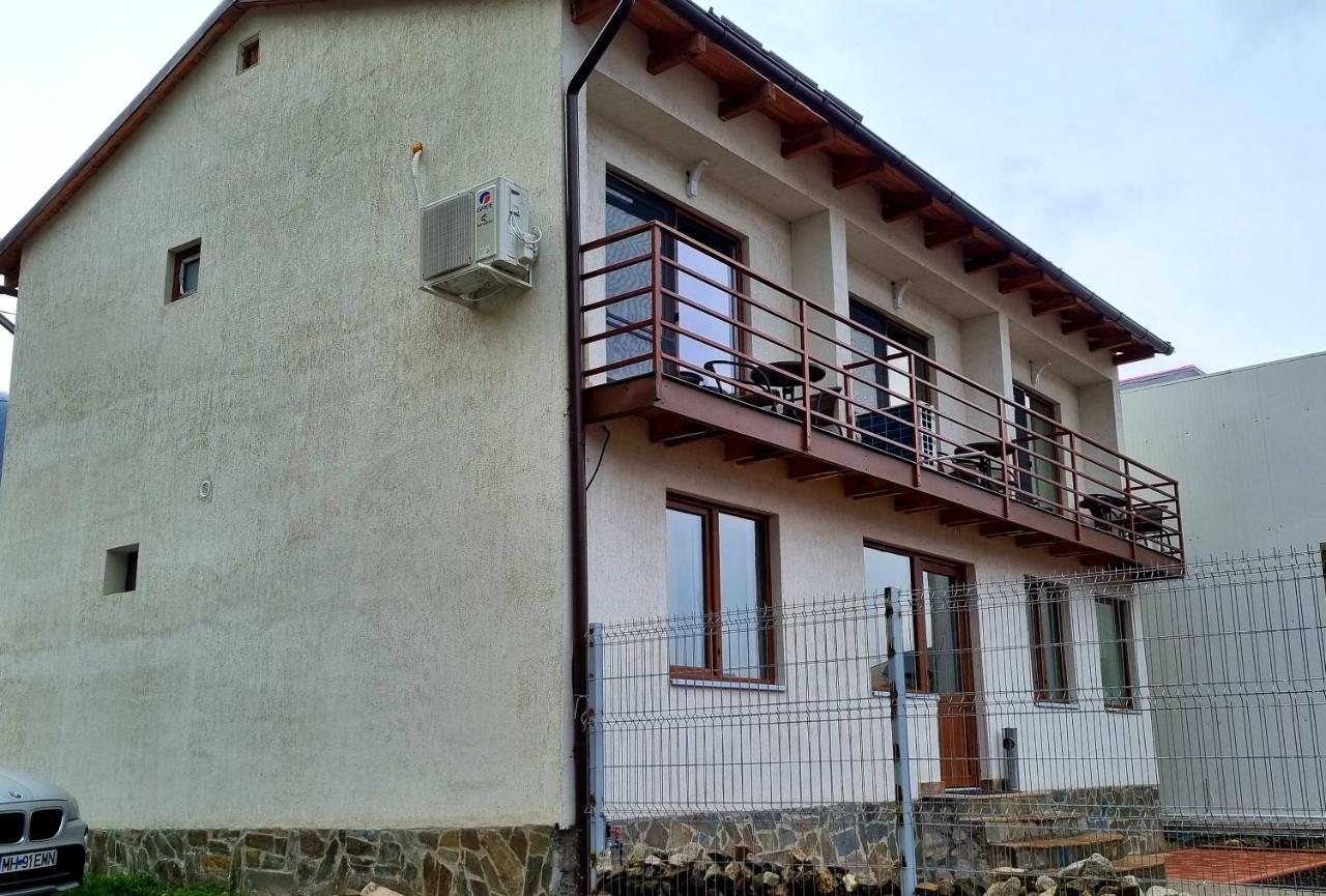 Escape Hotel Dubova Bagian luar foto