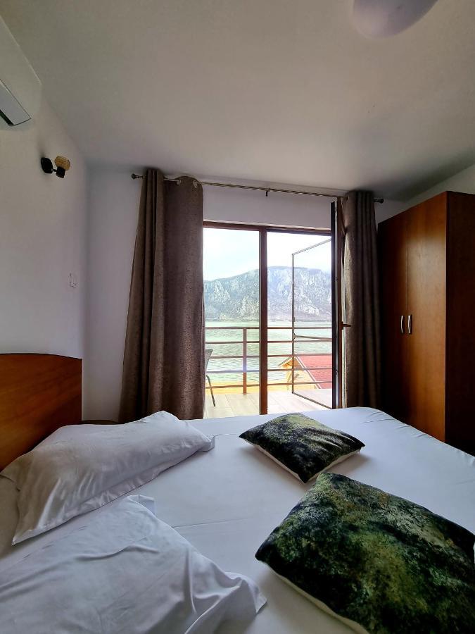 Escape Hotel Dubova Bagian luar foto
